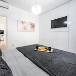Aurora Seaview Apartman