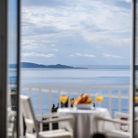 Aurora Seaview Apartament