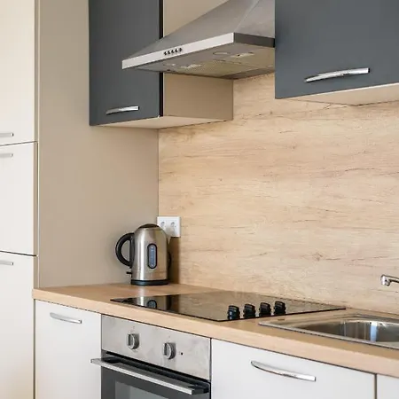 Aurora Seaview Apartament *