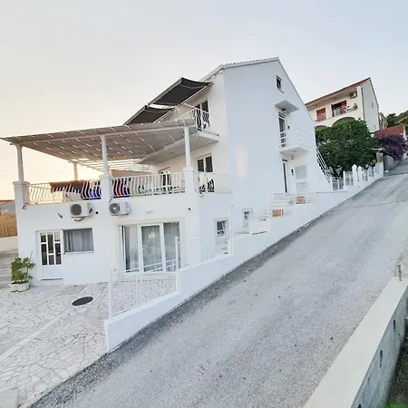 Aurora Seaview Mlini
