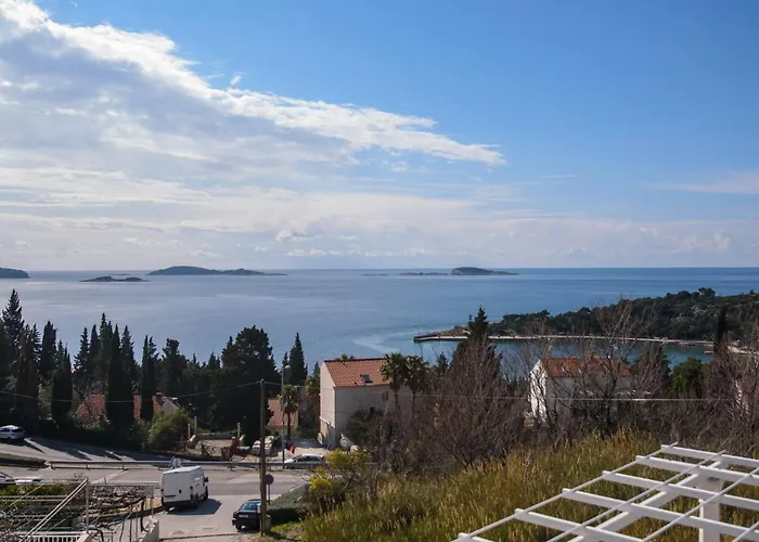 Aurora Seaview Апартаменты