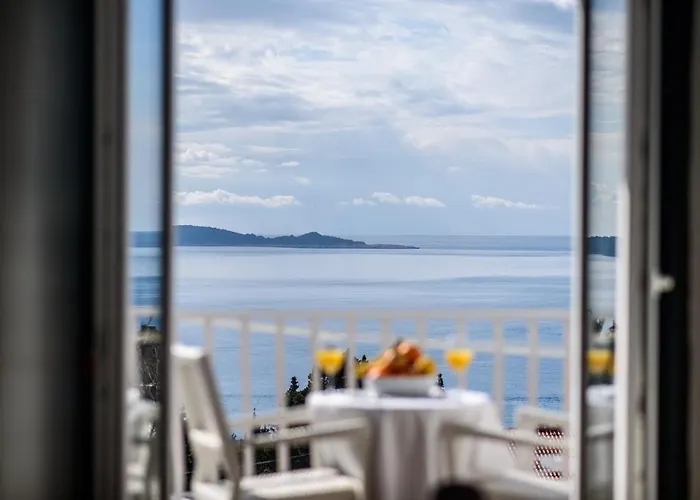 Aurora Seaview Апартаменты