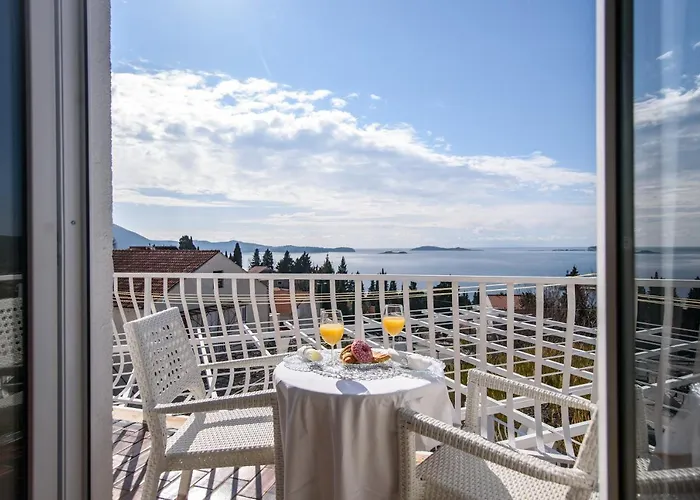 Апартаменты Aurora Seaview Млини
