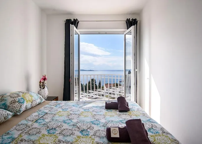 Апартаменты Aurora Seaview *