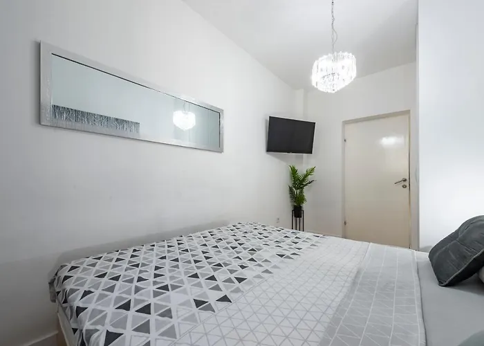 Aurora Seaview Апартаменты *
