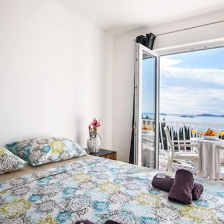 Aurora Seaview Apartament