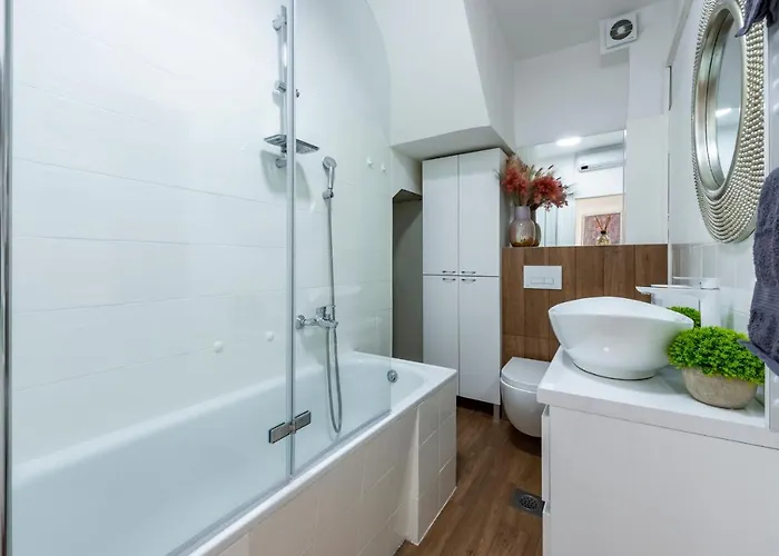 Aurora Seaview 米利尼